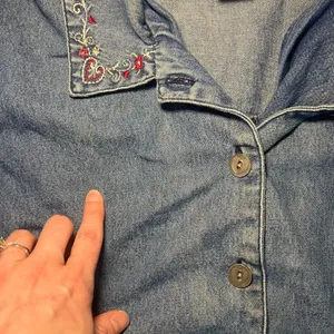 VTG 90s Teddi‎ Denim Button Up Jacket Embroidered Collar Pockets Blue Womens XL thumbnail 8