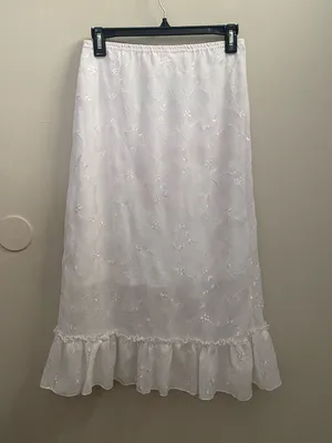 Pretty Girl White Floral Embroidered Ruffle Hem Skirt thumbnail 1