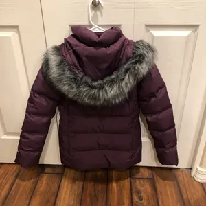 NEW North Face Women’s Gotham Puff Jacket BlackBerry Wine Size XS Gorpcore thumbnail 4