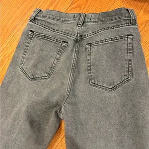Abercrombie & Fitch The Ankle Straight Ultra High Rise Jeans Gray Wash Size 29/8 thumbnail 4
