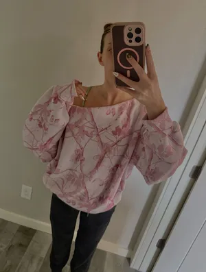 Abercrombie Sweater thumbnail 1