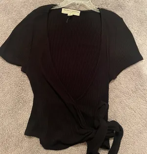 Urban Outfitters Crop thumbnail 1