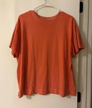 Old Navy orange tee thumbnail 1