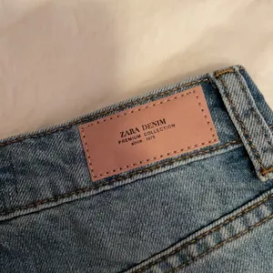 MOVING SALE!! NWOT Zara high waisted denim shorts! thumbnail 4