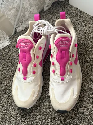 Pink Nike Air Max 270 React thumbnail 1