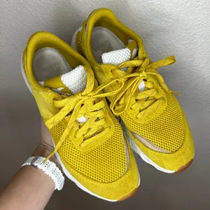 Sorel Women’s Kinetic Lite Lace sneakers in Gold Leaf Yellow suede US7 thumbnail 2