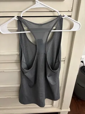 Under Armour tank thumbnail 2