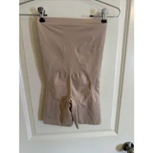 SPANX Sculpt OnCore High-Waisted Mid-Thigh Short - Soft Nude -size Medium thumbnail 2