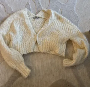 Cardigan thumbnail 1