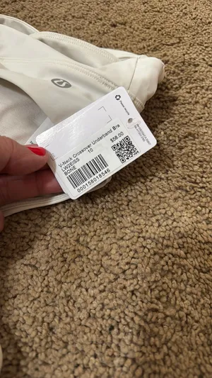 Lululemon V-neck crossover Bra thumbnail 3