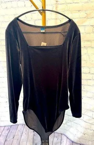 🆕 Old Navy Grey Velour Long Sleeve Bodysuit Large NWT thumbnail 1