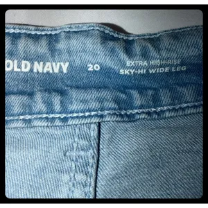 Old Navy Sky-Hi Wide Leg Jeans Womens 20 Light Wash Extra High Rise Denim thumbnail 2