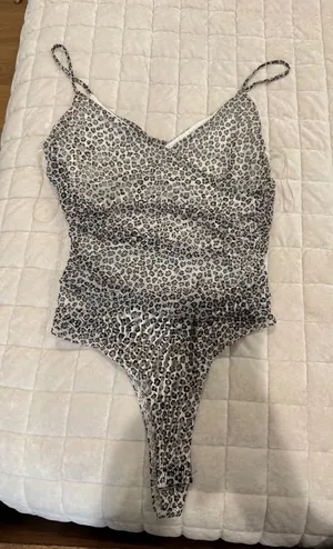 Le Lis Leopard Print Bodysuit — Size Small thumbnail 1