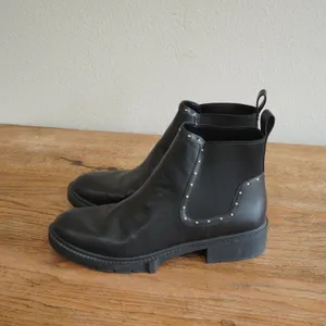 Coach Womens 11B Black Leather Studded Chelsea Lug Sole Ankle Boots‎ City Chic thumbnail 4