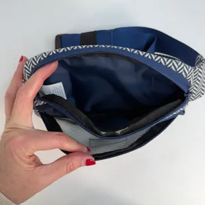 KAVU Fanny‎ Pack Waist Bum Sling Bag Blue White Chevron Geometric Pouch Hiking thumbnail 7