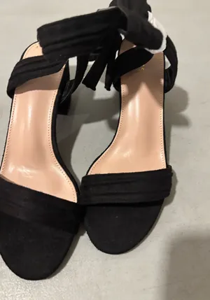 Black sandals Size 7.5 thumbnail 1
