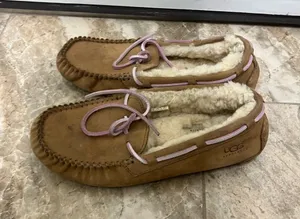 UGG Dakota Brown Suede Slippers Moccasin Sheepskin Wool Lined Size 8 Women’s thumbnail 1