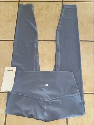 Lululemon Align High Rise 28” Chambray Size 8 NWT thumbnail 1