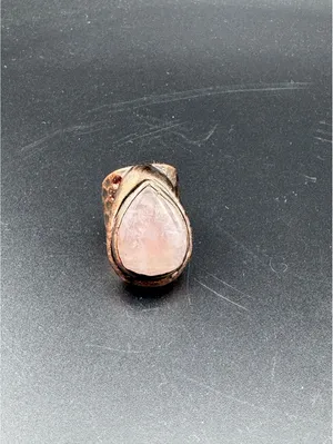 Unique Vintage-Style Oval Stone Inlaid Rose Quartz Ring thumbnail 2
