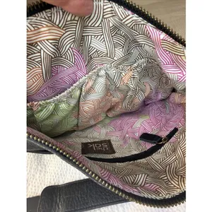 The Sak Iris Crossbody Bag Black Leather Pebbled Adjustable Strap Zippers Lined thumbnail 6