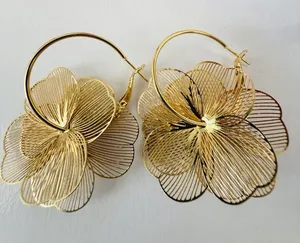 Anthropologie Gold plated hollow floral wire hoop earrings Large Vintage Style Womens Jewelry thumbnail 1
