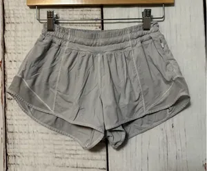 Lululemon Hotty Hot Shorts II 2" Inseam Lined Swift Size 4 White/Beige W7AHOR thumbnail 1