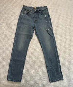 Levi’s 501 High-Rise Jeans  thumbnail 1