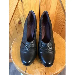 INDIGO By Clarks Women Black Leather Heels Size 9M thumbnail 2