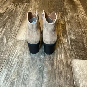 Sonoma Tan Ankle Boots Size 6.5 thumbnail 13