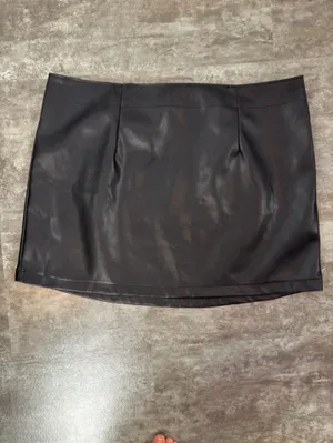 NWT Abercrombie & Fitch Vegan Leather Mini Skirt in Black Size XL thumbnail 7