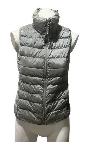 Uniqlo Ultra Light Down Puffer Vest Womens XS Gray Full Zip Packable thumbnail 1