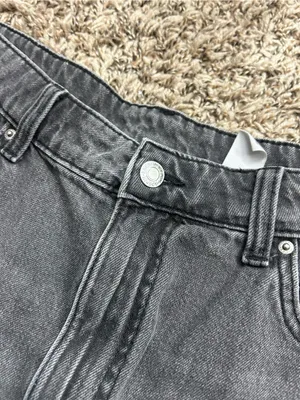 H&M & Denim High-Waist Black Wash Denim Women's Shorts Sz 12 thumbnail 4