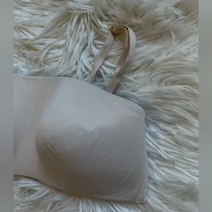 Victoria’s Secret wireless convertible bra thumbnail 2