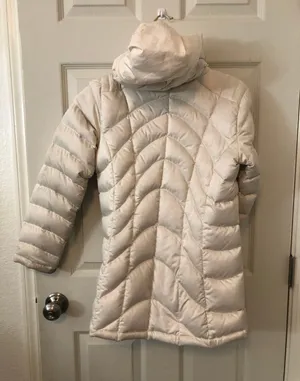 Patagonia White puffy winter jacket thumbnail 3