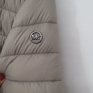 Michael Kors Puffer Jacket Womens M Packable Hooded Taupe Quilted Excellent thumbnail 2