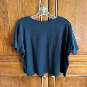 Lululemon cropped tee thumbnail 2