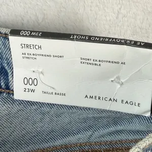 American Eagle Ex-Boyfriend Short Light‎ Wash Distressed Denim 000 23W 41979022 thumbnail 4