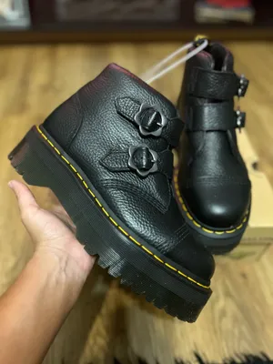 DR MARTENS Devon flower buckle black leather platform boots shoes women’s 9 nee thumbnail 8