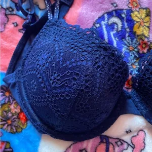 Victoria’s Secret Eyelet Lace Lightly Lined Demi Bra 32C NWT thumbnail 2