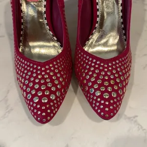 Betsey Johnson Faalyn Fuschia Studded Pointed Toe heels rocker size 6.5 quirky thumbnail 5