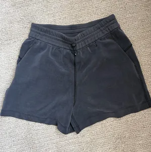Lululemon Softstreme Shorts 4" thumbnail 1