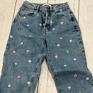 Pacsun blue floral high waisted jeans thumbnail 2
