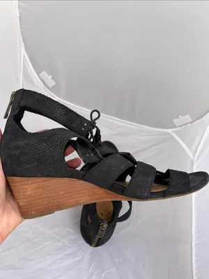 UGG Yasmin Snake Embossed Leather Wedge Sandals - Size 8.5 thumbnail 11