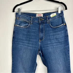 NWT Wrangler High Rise Bold Boot Jeans Sz 5/6 Medium Wash Bootcut thumbnail 7