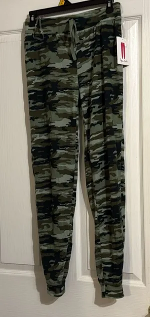 Camouflage cozy pants thumbnail 1
