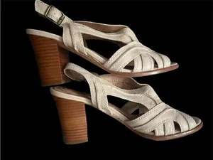 Corso como Cream Leather Strappy Block Heel Sandals thumbnail 2