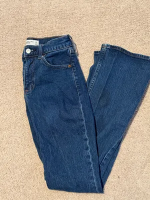 Abercrombie High-Rise Bootcut Jeans thumbnail 5