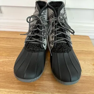Simply Southern Gray And Black Aztec Print Duck Boot Size 7‎ thumbnail 3