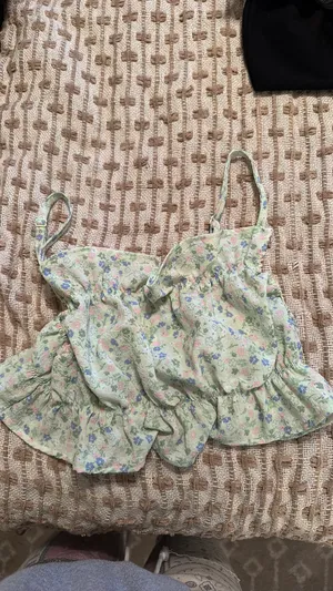 H&M Floral Crop Top thumbnail 2