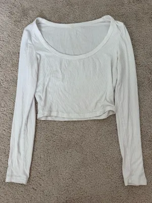 White long sleeve cropped top thumbnail 1